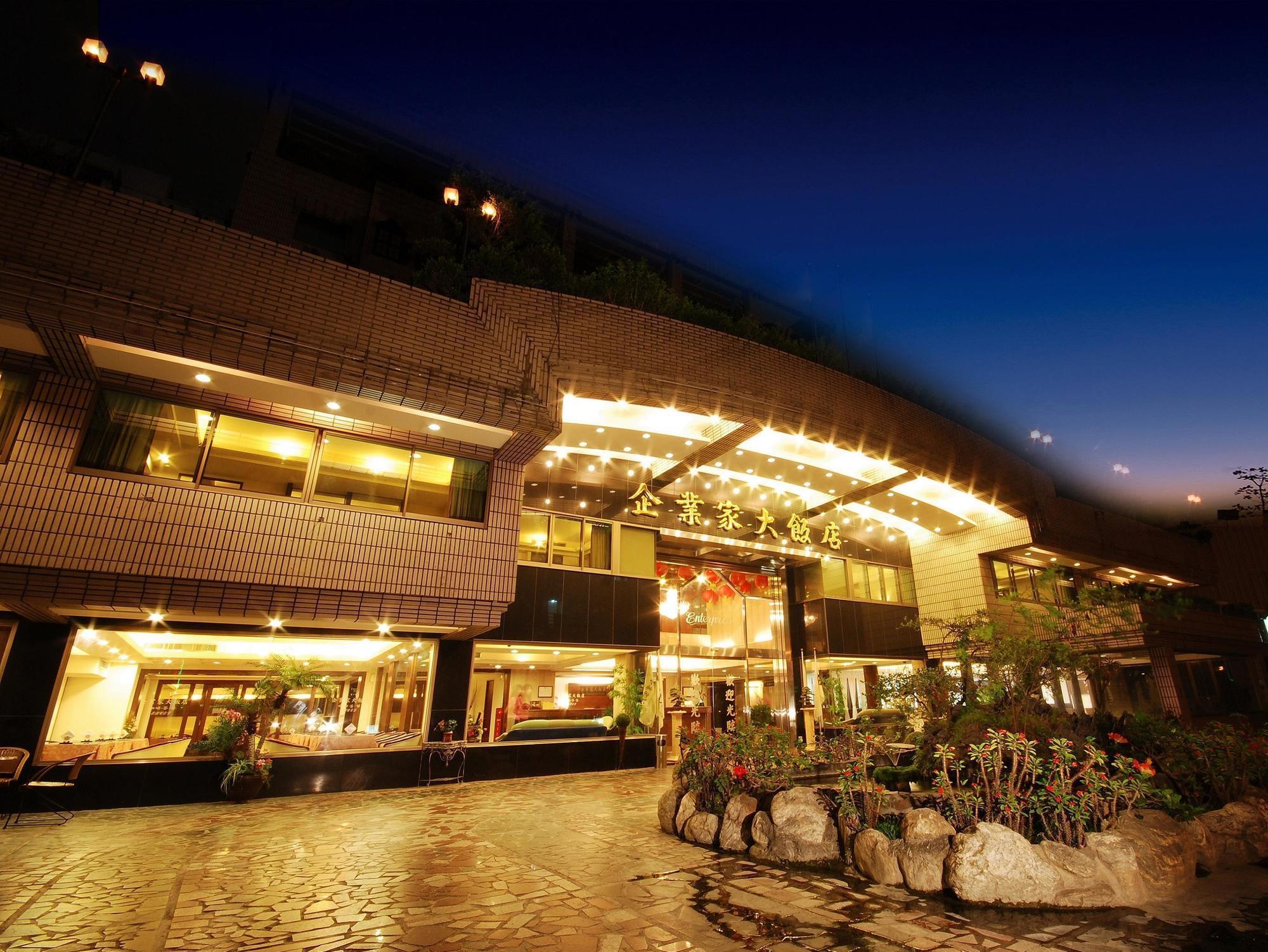 The Enterpriser Hotel Taichung Exterior photo